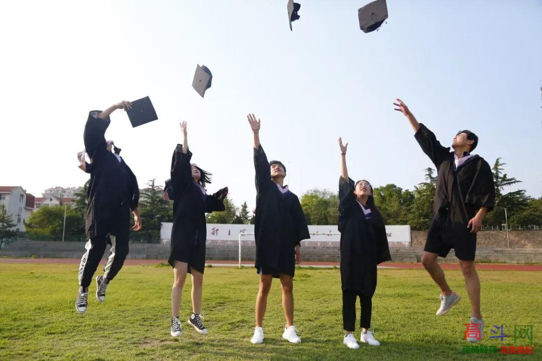 大学毕业聚会祝酒辞